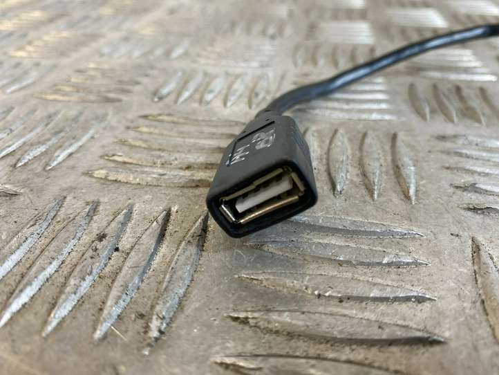 Audi A4 (2007 - 2011)  4F0051510Q Разъем iPod