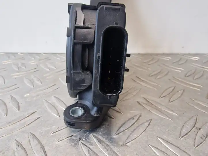Audi A4 S4 B8 8K (2007 - 2011) 8K1723523 Педаль акселератора — фото 3