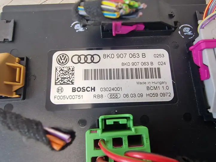 Audi A4 S4 B8 8K (2007 - 2011) 8K0907063B Модуль комфорта — фото 2