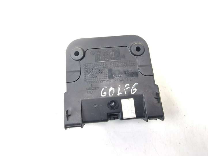 Volkswagen Golf VI (2009 - 2013)  1K0862532F Задний держатель чашки