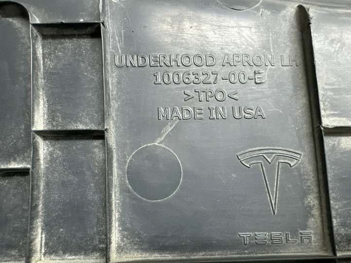 Tesla Model S (2012 - 2016)  100632700E Обшивка переднего вещевого отделения (бардачка)