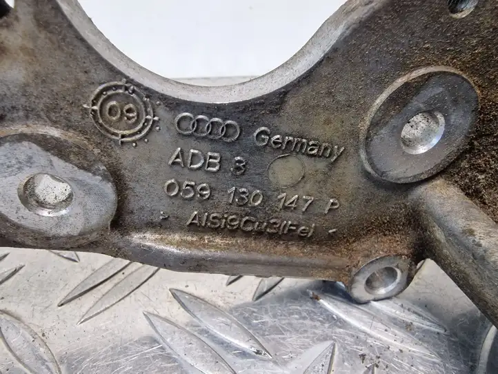Audi A6 S6 C6 4F (2008 - 2011) 059130147P Кронштейн топливного насоса — фото 2