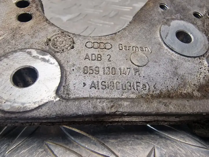 Audi A6 S6 C6 4F (2008 - 2011) 059130147P Кронштейн топливного насоса — фото 3