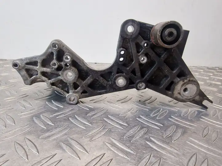 Audi A6 S6 C6 4F (2008 - 2011) 059130147N Кронштейн топливного насоса — фото 3