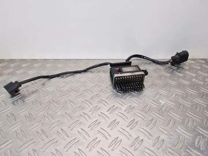 Audi A4 S4 B8 8K (2007 - 2011) 8K0959501E Реле вентилятора охлаждения — фото 1