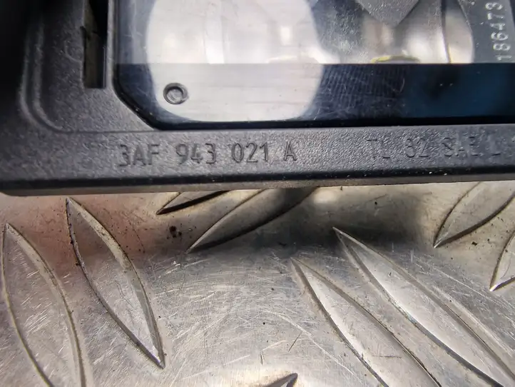 Volkswagen Golf VII (2013 - 2019) 3AF943021A Подсветка номера — фото 2