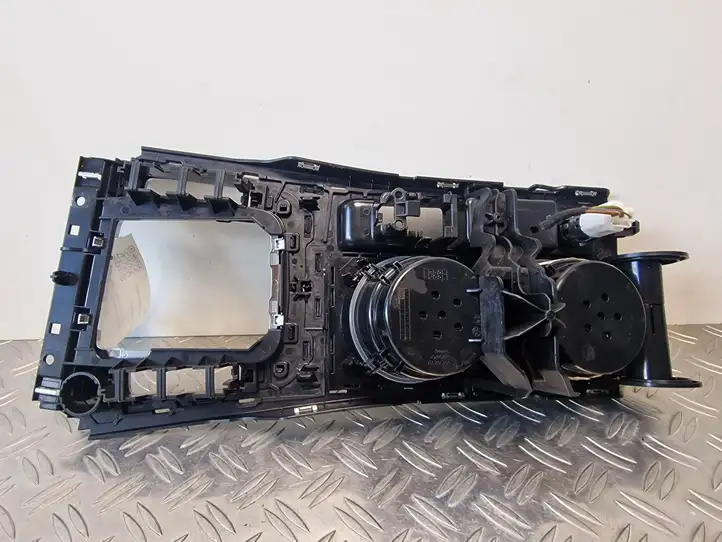 Volkswagen Golf VII (2013 - 2019) 5G2863245F Другая деталь консоли (туннеля) — фото 2