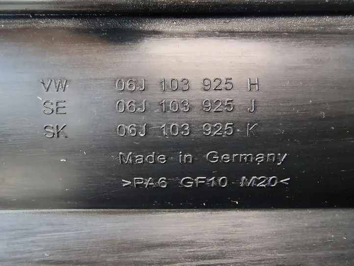 Volkswagen Scirocco (2008 - 2014) 06J103925H Крышка двигателя декоративная — фото 3