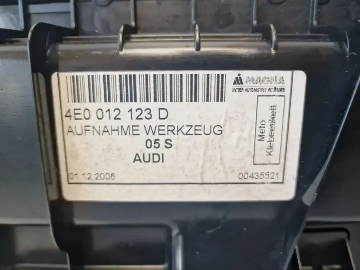 Audi A8 S8 D3 4E (2005 - 2007) 4E0012123D Ящик для хранения в багажнике — фото 4
