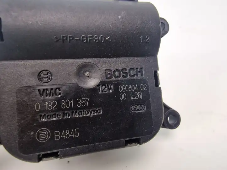 Volkswagen Polo (2001 - 2005) 0132801357 Двигатель задвижки потока воздуха — фото 2