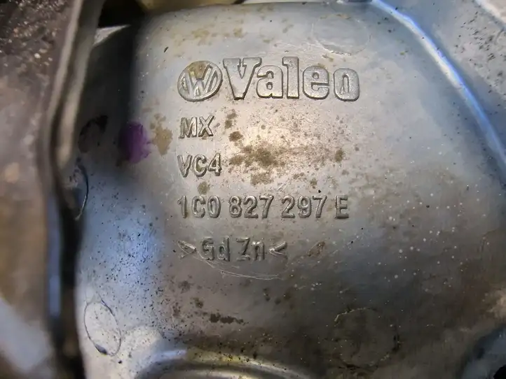 Volkswagen New Beetle (1997 - 2005) 1C0827297E Ручка крышки багажника — фото 4