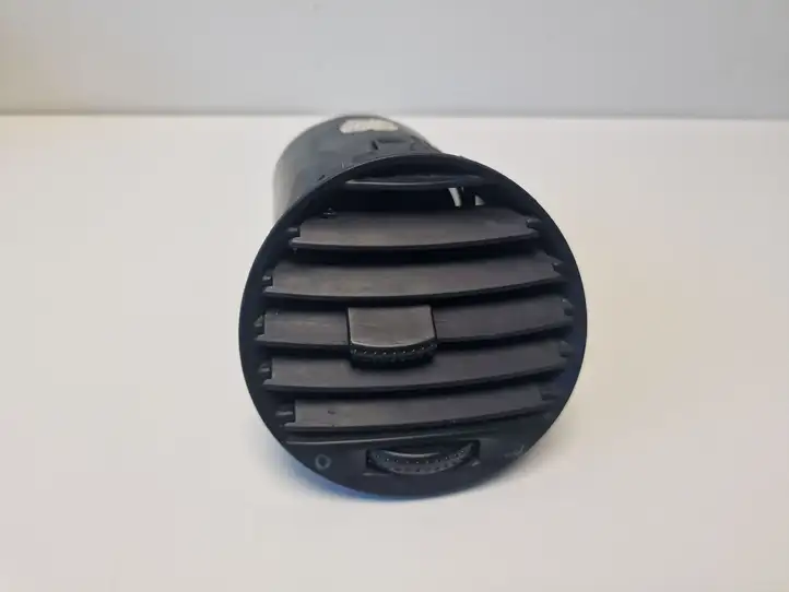 Volkswagen New Beetle (1997 - 2005) 1C0819703 Боковой воздушный дефлектор — фото 1