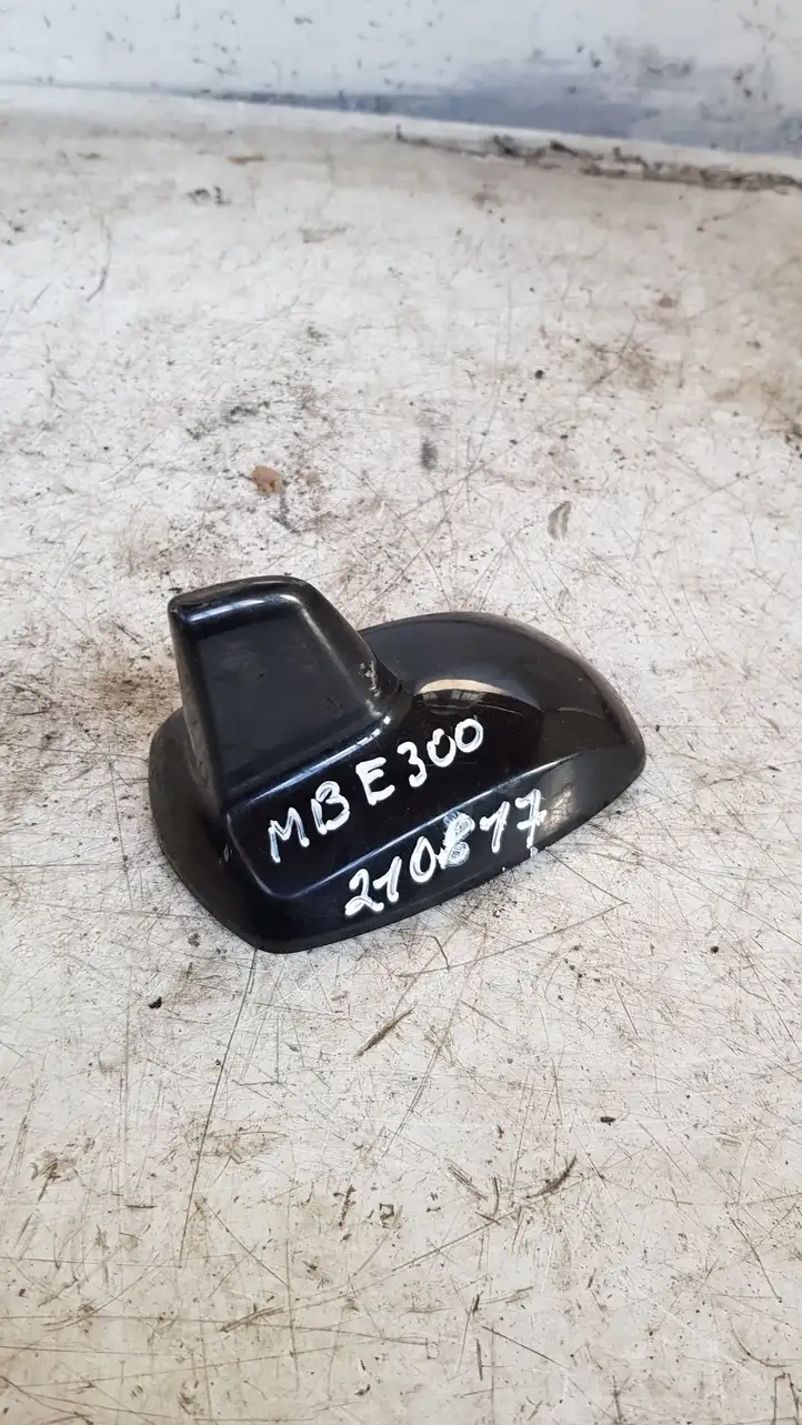Mercedes-Benz E W212 (2009 - 2016) 2128270228 Крышка GPS-антенны — фото 1