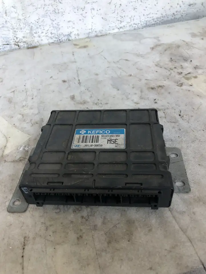 Hyundai Sonata (1998 - 2001) 39110 Блок управления двигателем (ЭБУ) — фото 2