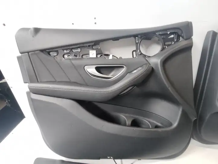 Mercedes-Benz GLC X253/C253 (2015 - ) Комплект отделки дверей — фото 6