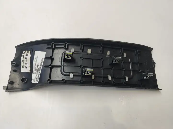 Land Rover Discovery 5 (2016 - ) HY3213244BB8 Внутренняя отделка заднего порога — фото 2
