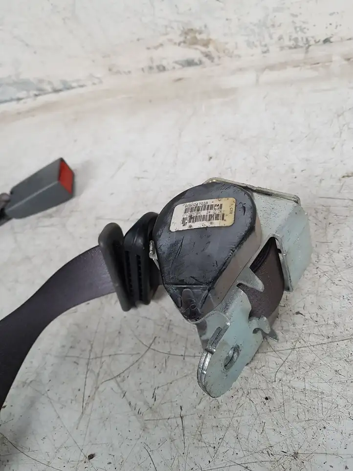 Dodge Caliber (2006 - 2012) 605024701B Центральный ремень безопасности — фото 2