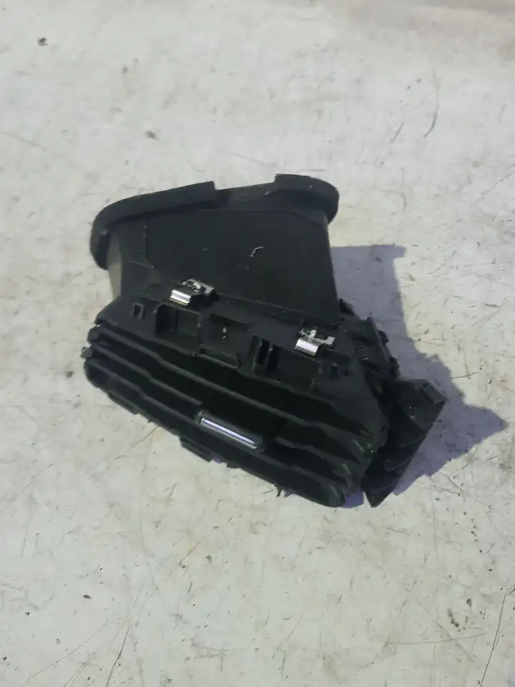 Ford Focus (2011 - 2015) BM51018B09 Боковой воздушный дефлектор — фото 3