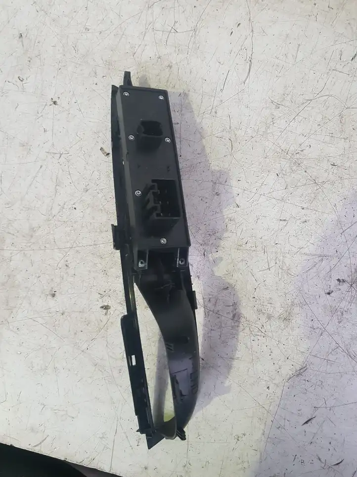 Ford Focus (2011 - 2015) AM5T14A132EA Кнопка стеклоподъемников — фото 3
