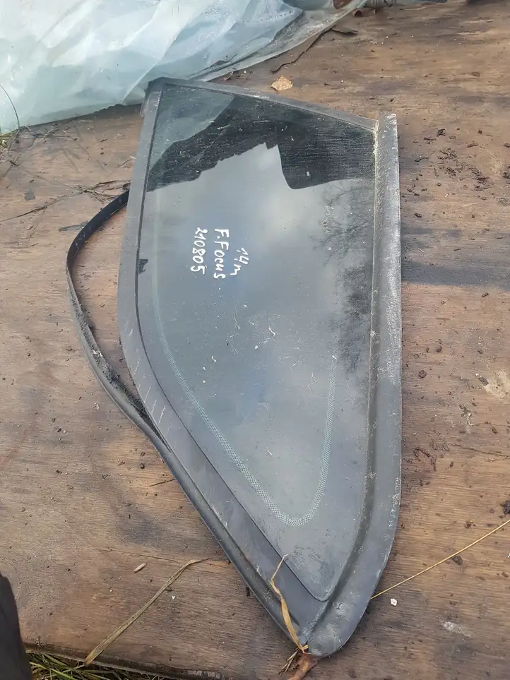 Ford Focus (2011 - 2015) Заднее боковое стекло — фото 3