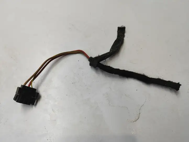 BMW X5 E70 (2006 - 2013) 1378114 Прочая электропроводка — фото 3