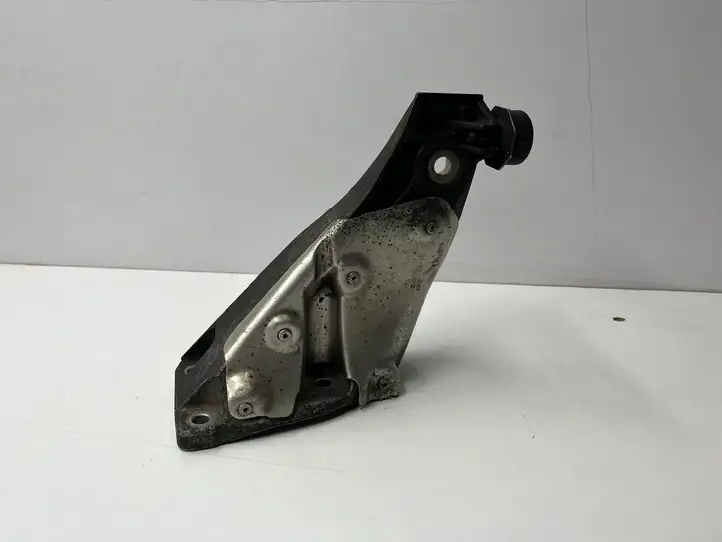 BMW X5 E70 (2006 - 2013) 22116772680 Кронштейн двигателя — фото 1