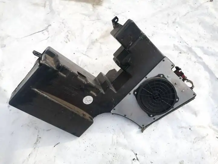 Audi A4 (1999 - 2001)  8d9035381c Громкоговоритель низкой частоты