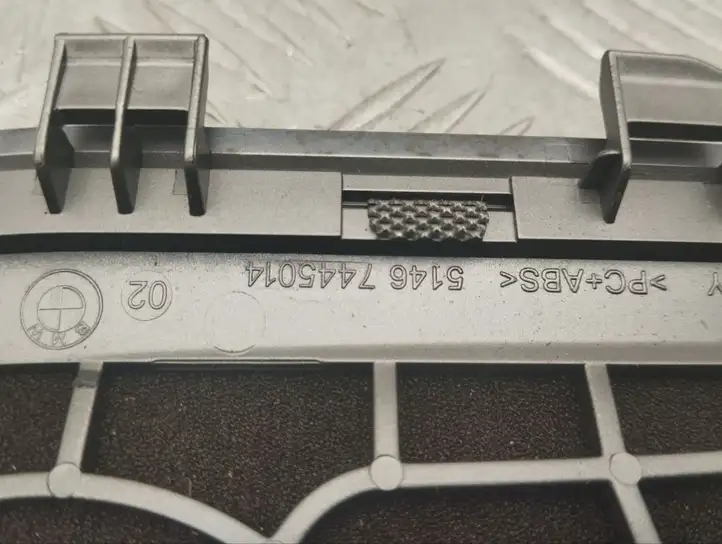 BMW 7 G11 G12 (2015 - 2022)  7445014 Отделка динамика (полка)