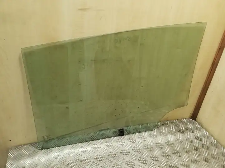 Peugeot 5008 (2009 - 2013)   Основное стекло задних дверей