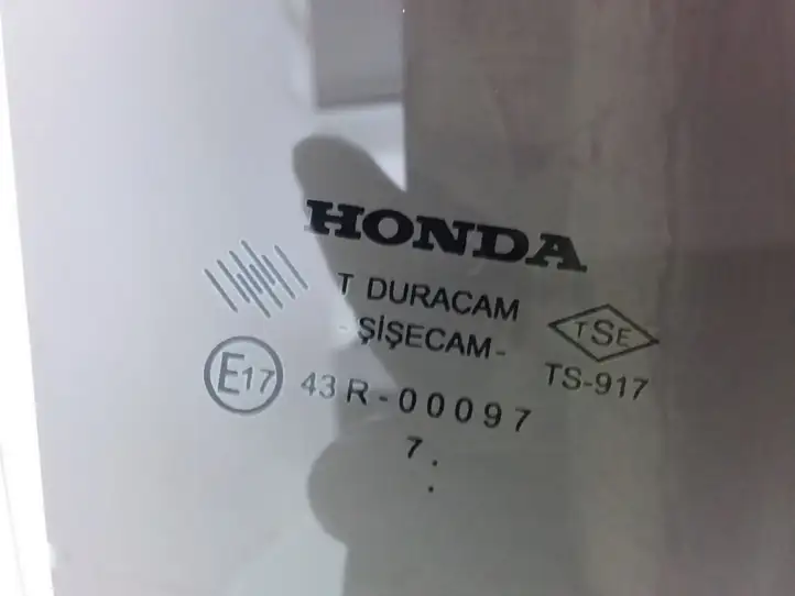 Honda Civic (2006 - 2011) Стекло задней двери — фото 2