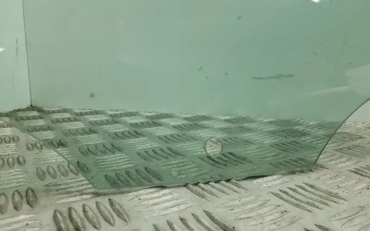 Skoda Octavia Mk2 (1Z) (2004 - 2013) Стекло задней двери — фото 3
