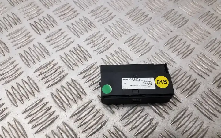 Audi Q5 SQ5 (2017 - ) 8W0035708A USB разъем — фото 1