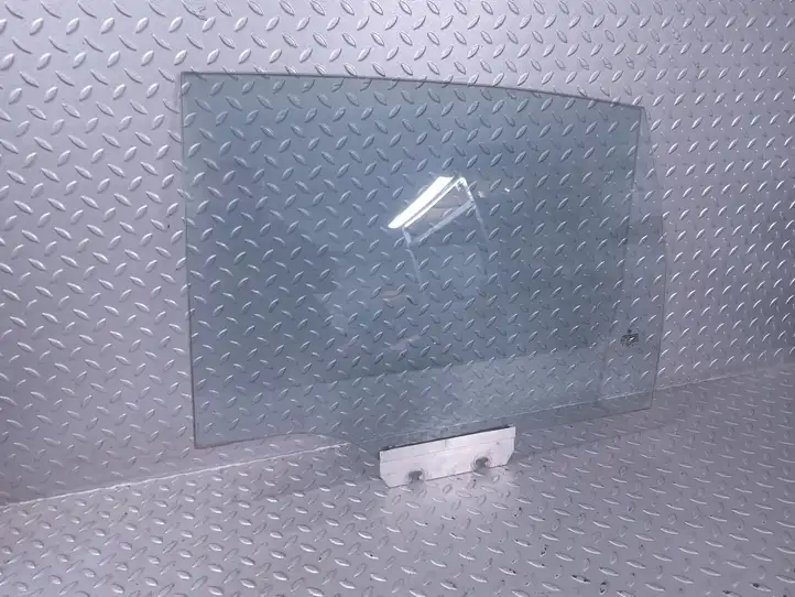 Volkswagen Phaeton (2002 - 2008)  QA1024757 Основное стекло задних дверей