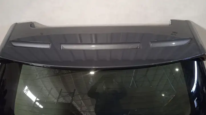 Land Rover Discovery 5 (2016 - ) Крышка багажника — фото 2