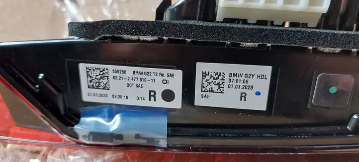 BMW M4 G82 G83 (2020 - ) 63217477610 Задний фонарь в крышке багажника — фото 4