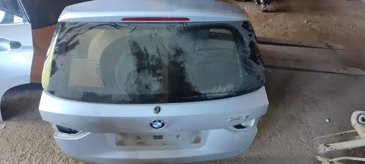 BMW X1 E84 (2009 - 2015) Крышка багажника — фото 1
