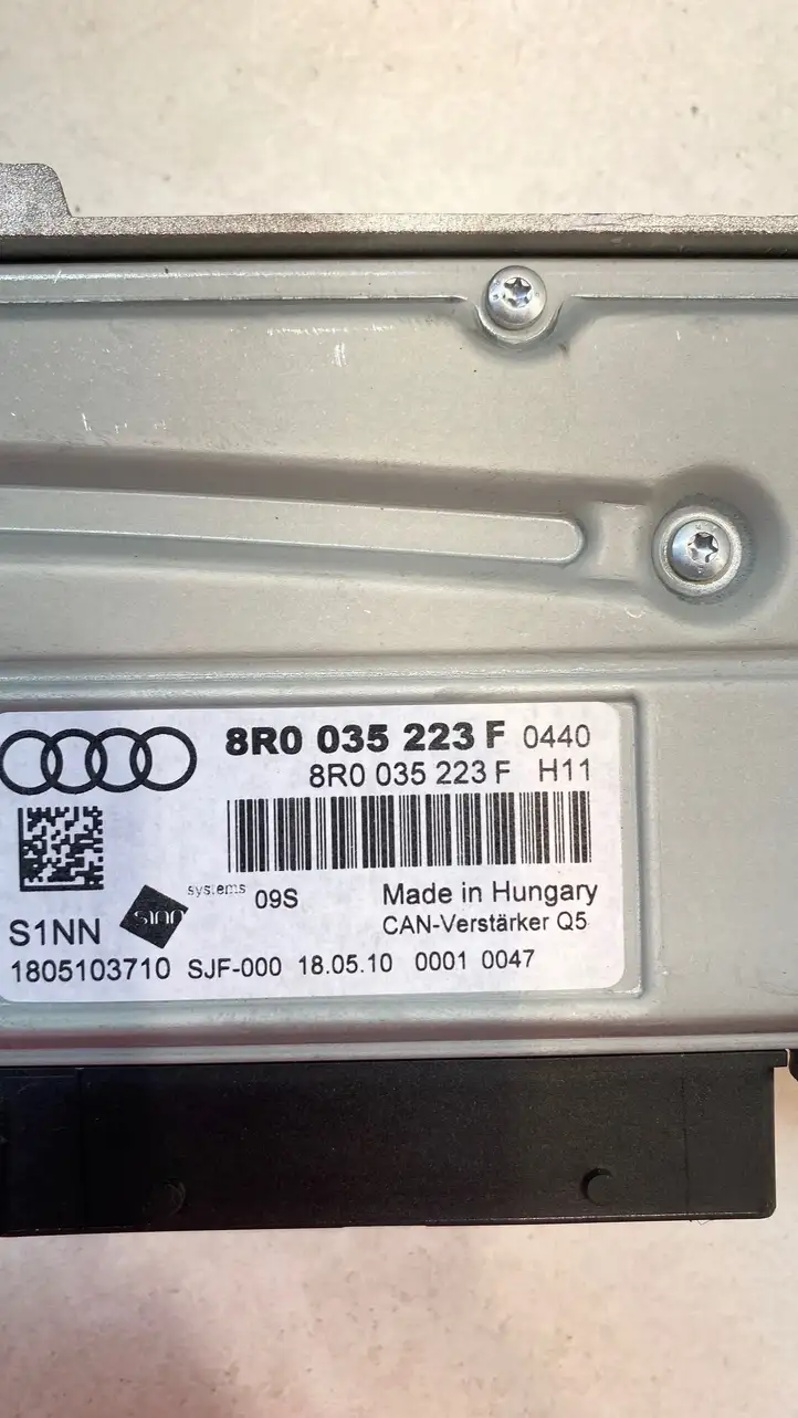Audi Q5 SQ5 (2008 - 2012) 8R0035223F Усилитель звука — фото 4