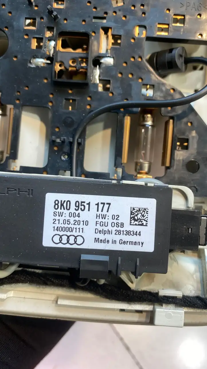 Audi Q5 SQ5 (2008 - 2012) 8K0951177 Передняя подсветка — фото 2