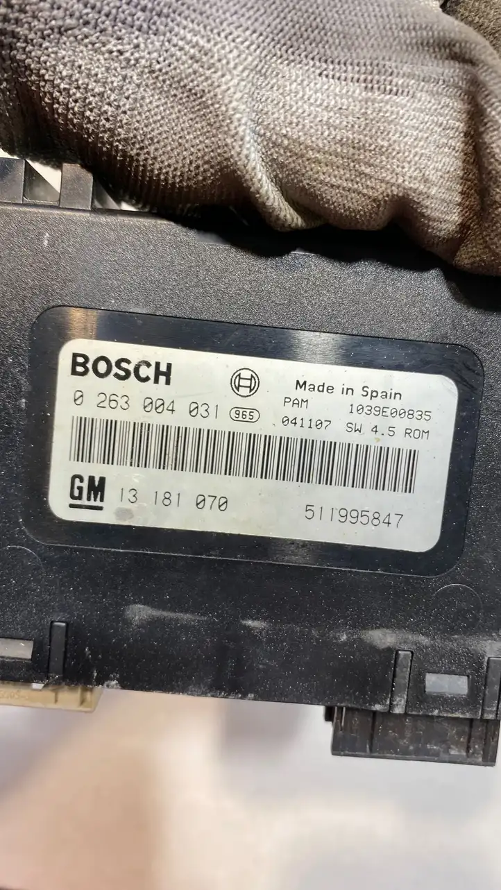 Opel Astra H (2004 - 2009) 0263004031 Блок управления парктрониками — фото 4