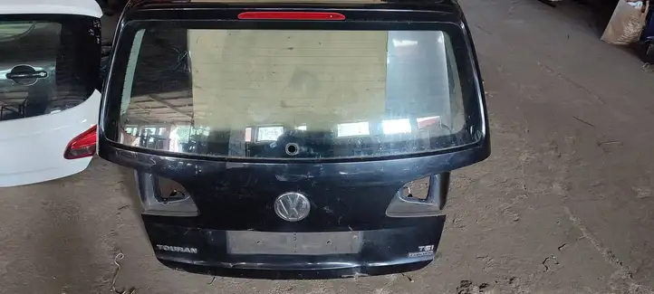 Volkswagen Touran II (2010 - 2016) Крышка багажника — фото 1
