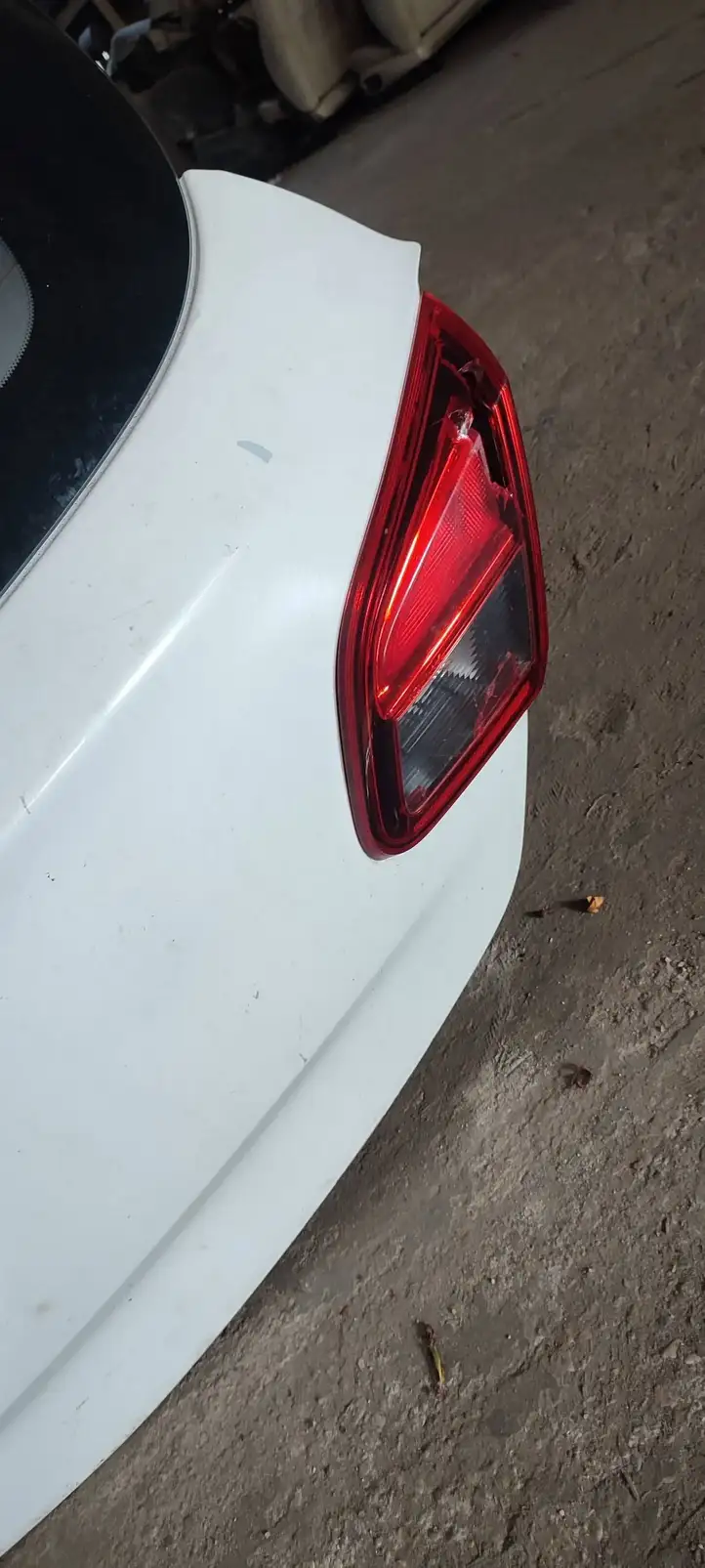 Opel Corsa E (2014 - 2019) Крышка багажника — фото 5