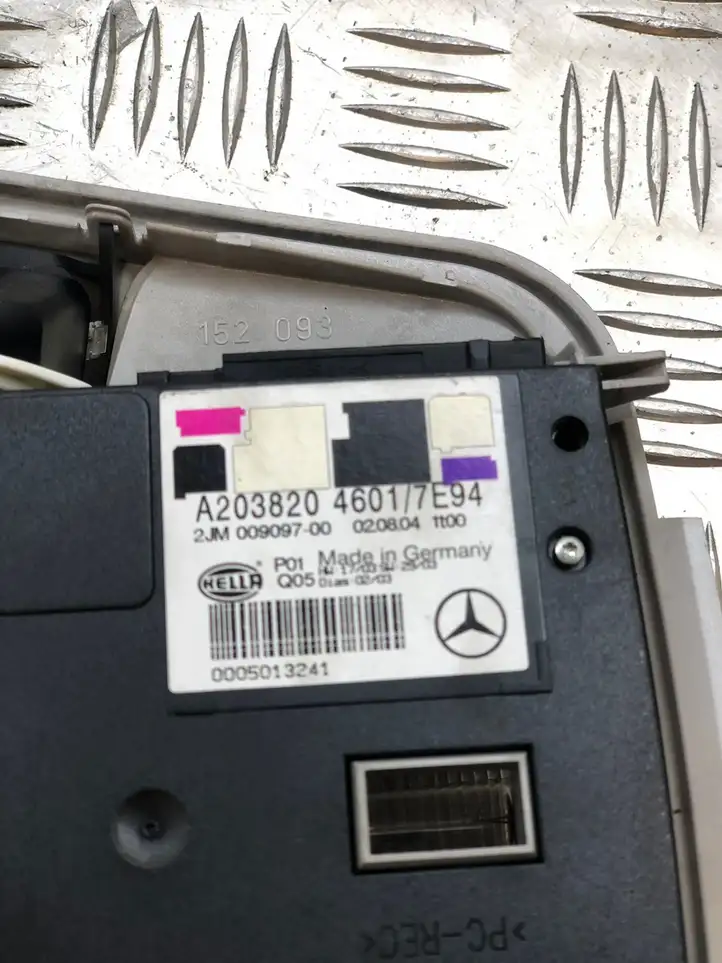 Mercedes-Benz C W203 (2000 - 2007) A2038204601 Передняя подсветка — фото 3