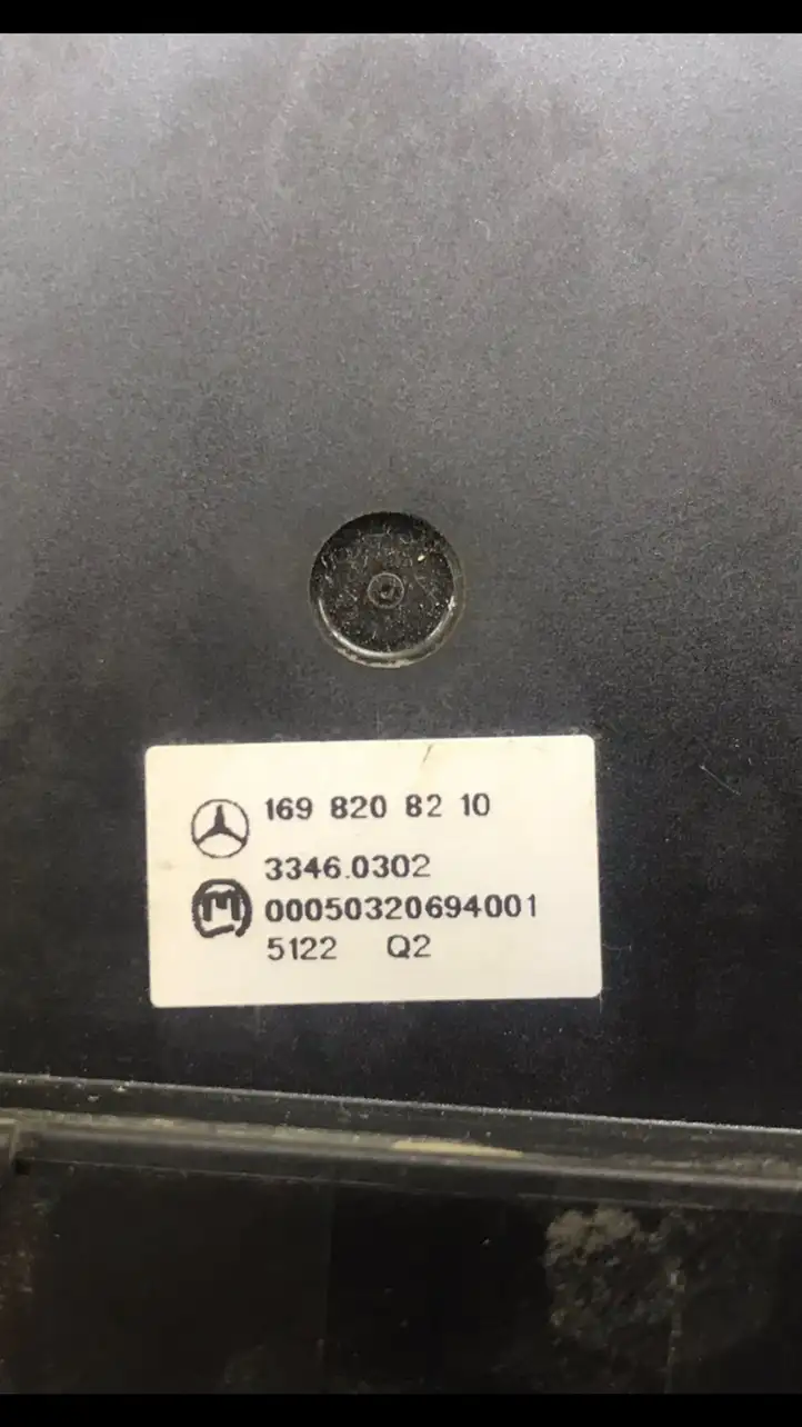 Mercedes-Benz A W169 (2004 - 2012) 1698208210 Кнопка парктроника — фото 4