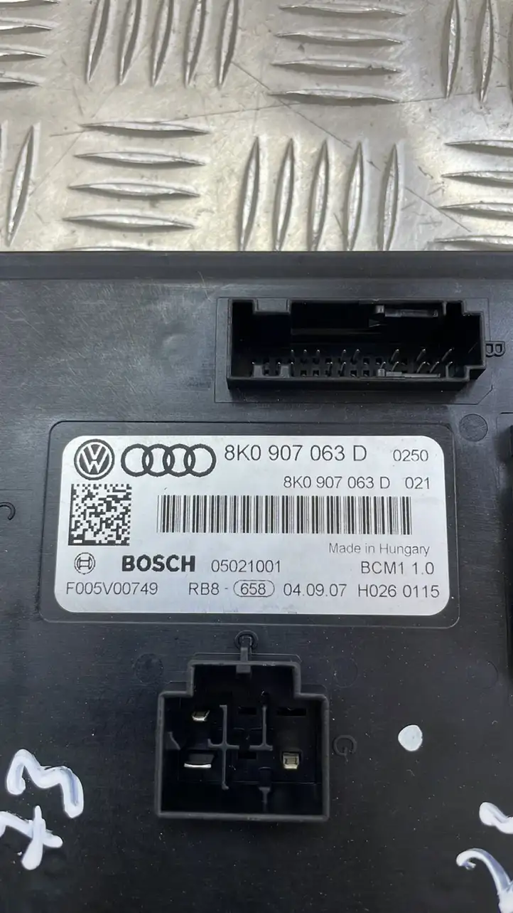 Audi A5 8T 8F (2007 - 2011) 8K0907063D Модуль комфорта — фото 2