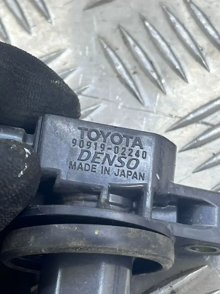 Toyota Prius (XW20) (2003 - 2009) 9091902240 Катушка зажигания — фото 3