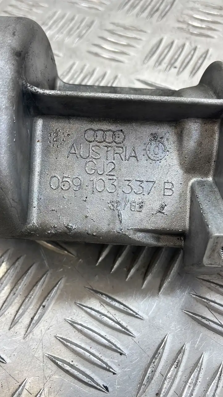 Audi A4 S4 B6 8E 8H (2000 - 2006) 059103337 Масляный насос — фото 2