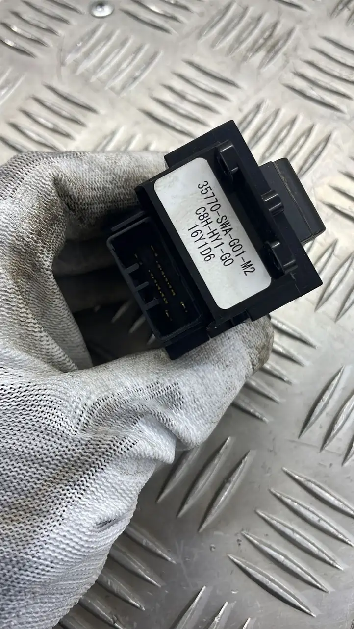 Honda Insight (2011 - 2014) 35770SWAG01 Кнопка стеклоподъемников — фото 2