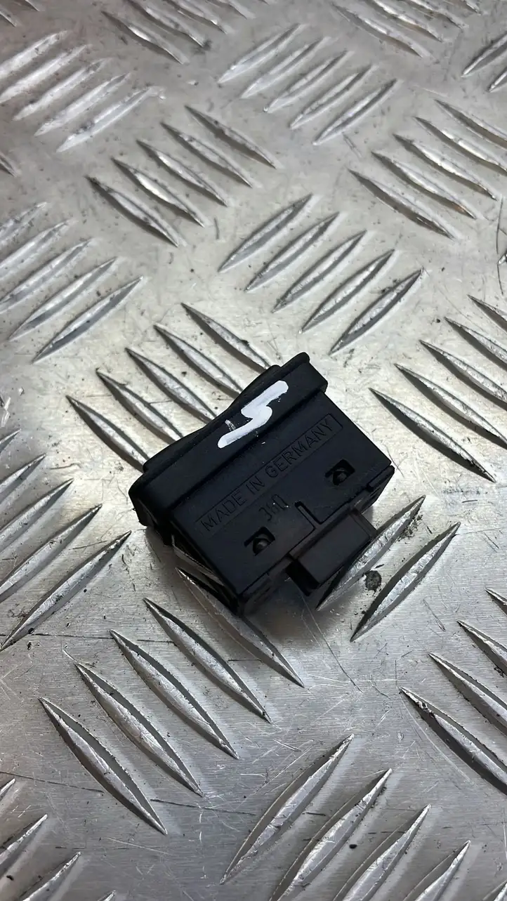 BMW 5 E39 (1996 - 2003) 8368974 Кнопка стеклоподъемников — фото 2