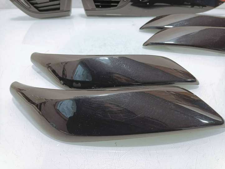 BMW 1 F20 F21 (2011 - 2019)  9205368 Комплект отделки дверей