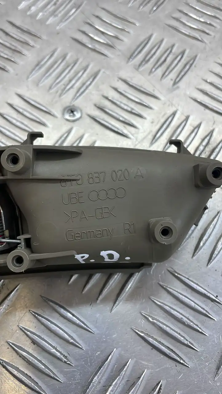 Audi A5 8T 8F (2007 - 2011) 8T0837020A Внутренняя ручка двери — фото 2
